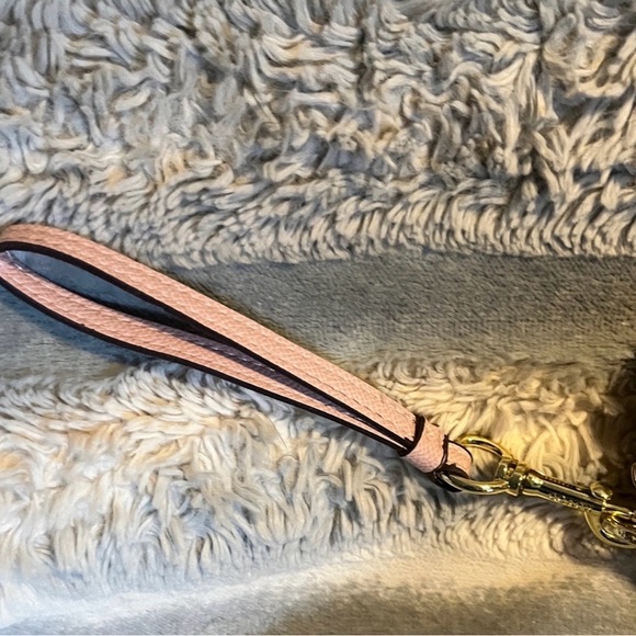 Coach Pink Heart-Shaped Wristlet EUC - Picture 3 of 5